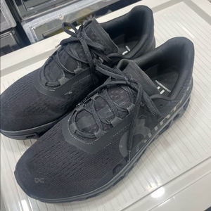 온 러닝 클라우드 몬스터 올블랙275