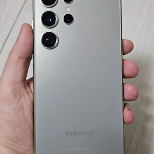 갤럭시s24울트라 1tb 티타늄그레이 팝니다.