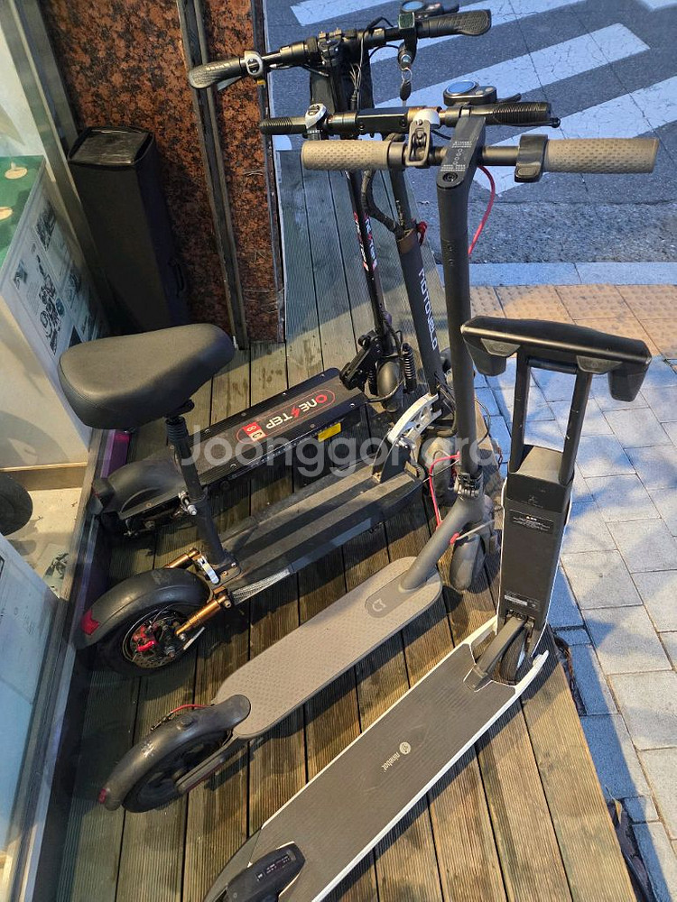 전동킥보드 부품용(배터리 방전) 여러대 처분합니다--3