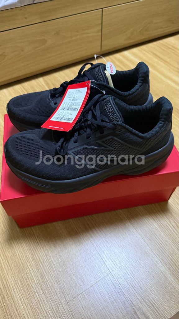 뉴발란스 1080 블랙 275 새상품 팝니다--0