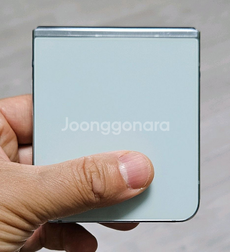 갤럭시 Z플립5 민트 512GB 내부액정교체폰 팝니다.--2