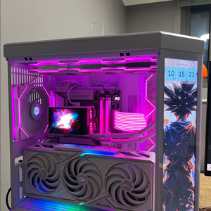 9800x3d, 5080불칸화이트, 리안리, y70