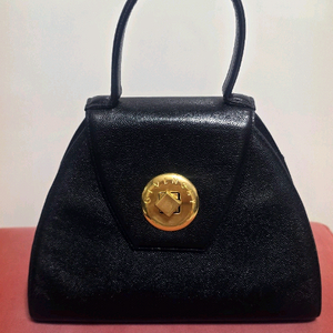 지방시 금장 블랙 탑 핸들백