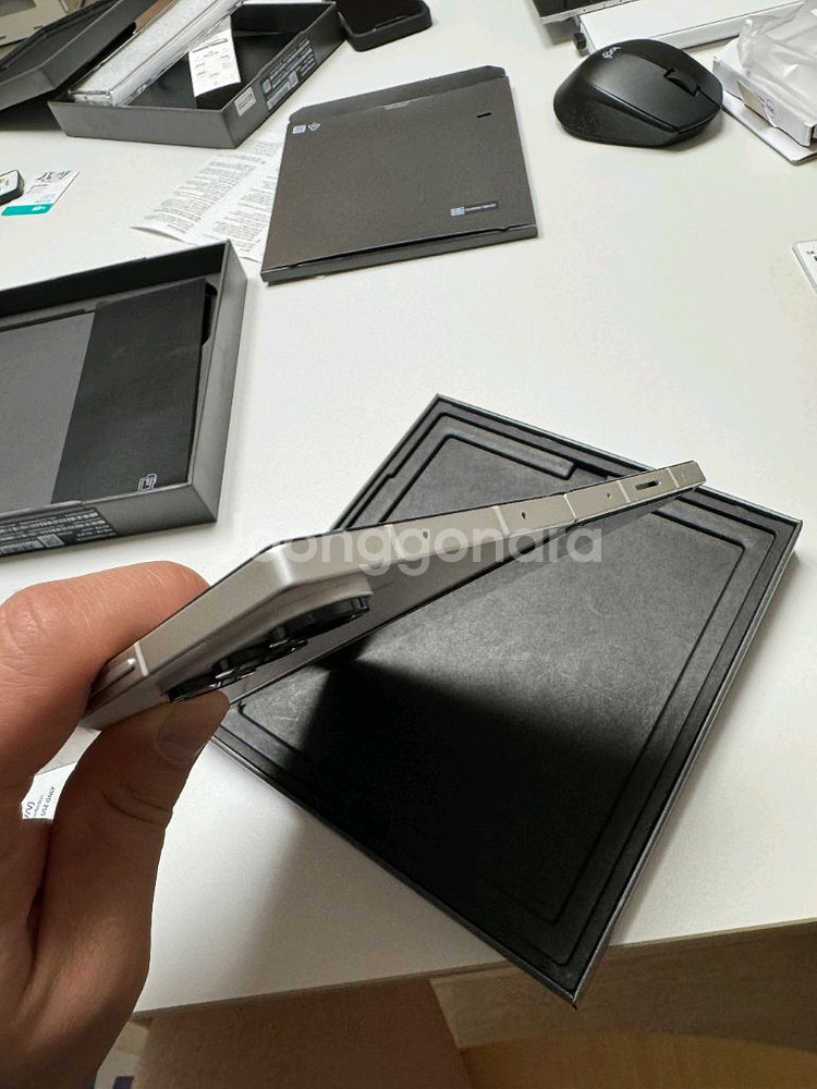갤럭시 폴드6 자급제 512gb 화이트--8