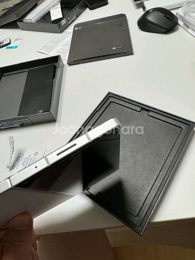 갤럭시 폴드6 자급제 512gb 화이트--7