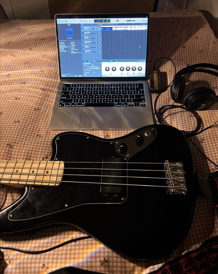 스콰이어 재규어 베이스 기타 / Jaguar bass 이미지