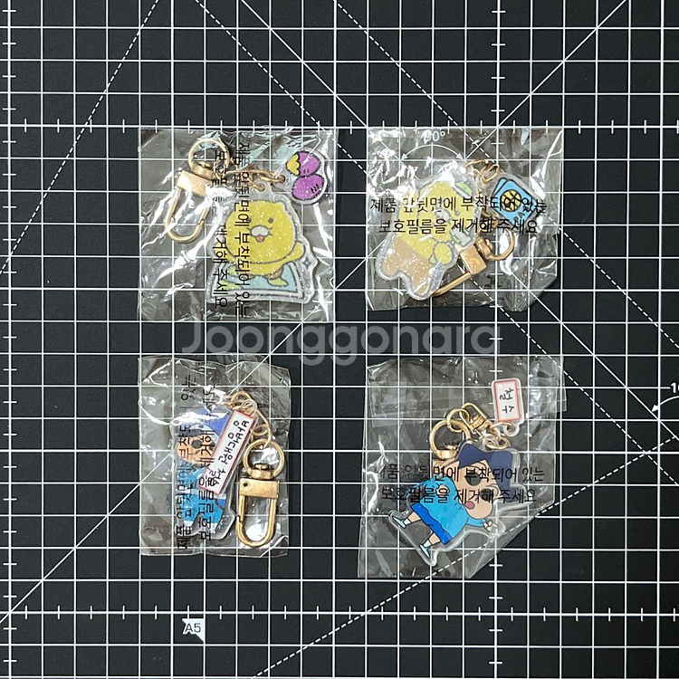 카카오프렌즈 춘식이 짱구는 못말려 철수 아크릴 키링--1