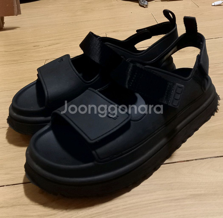 어그 UGG 골든그로우 샌들 245사이즈--1