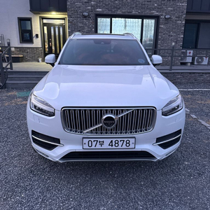 볼보xc90/12만키로/흰색/추가옵션 판매합니다.