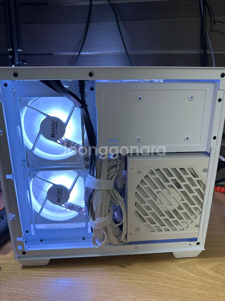 데스크탑 PC 컴퓨터 팝니다. 게이밍·영상편집·화이트--2