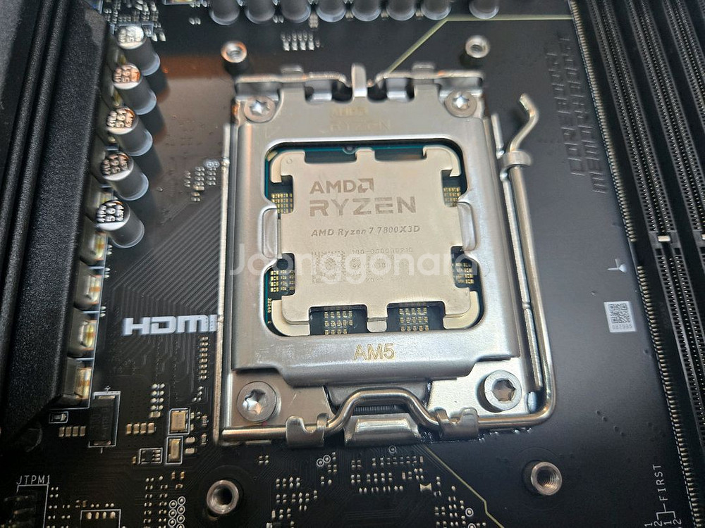 MSI B650 토마호크 와이파이+7800X3D 일괄--2