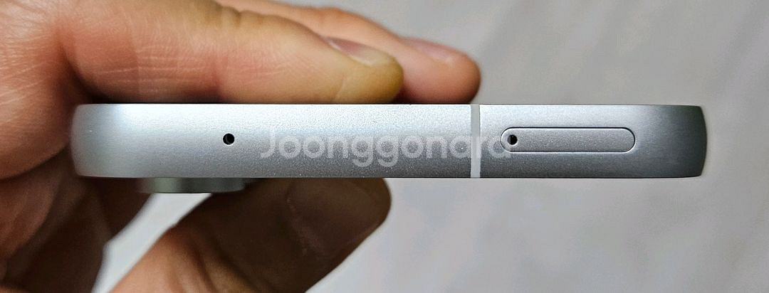 갤럭시 S23FE 화이트 256GB A급 싸게 팝니다.--2