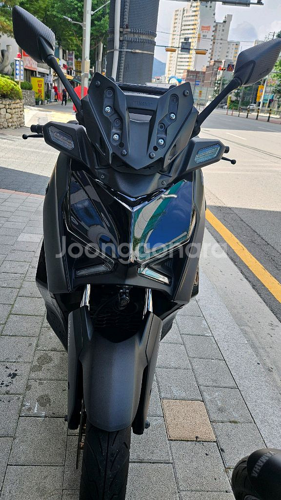 xmax300 23년식 페리 판매--1