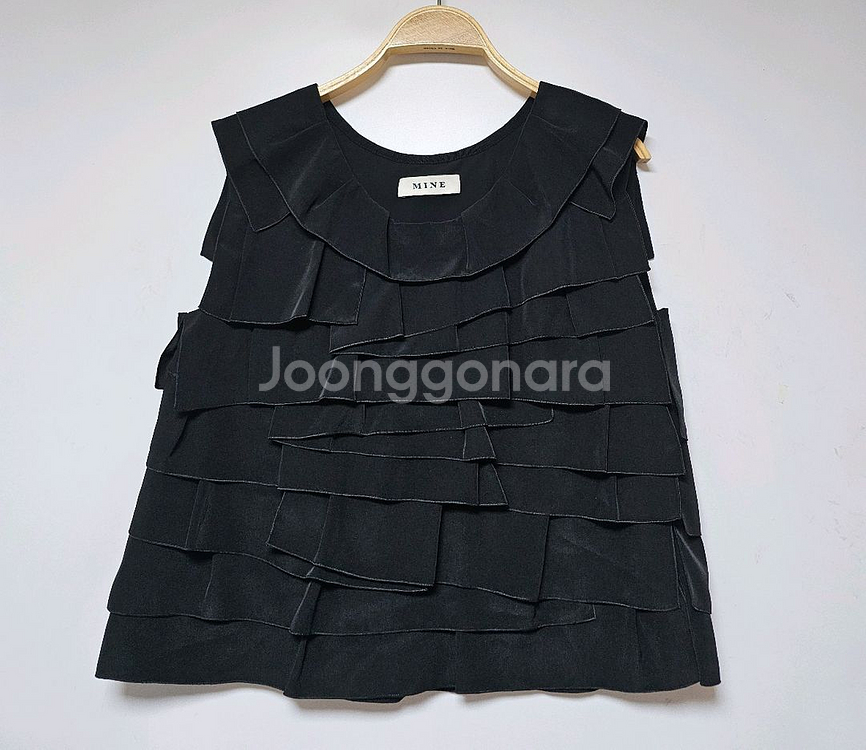 24SS MINE 러플 슬리브리스 블라우스--3