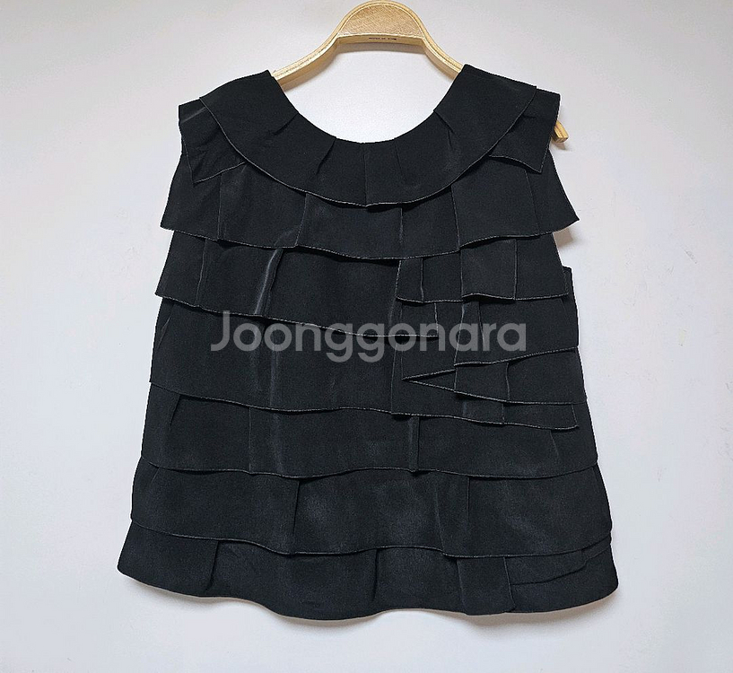 24SS MINE 러플 슬리브리스 블라우스--4
