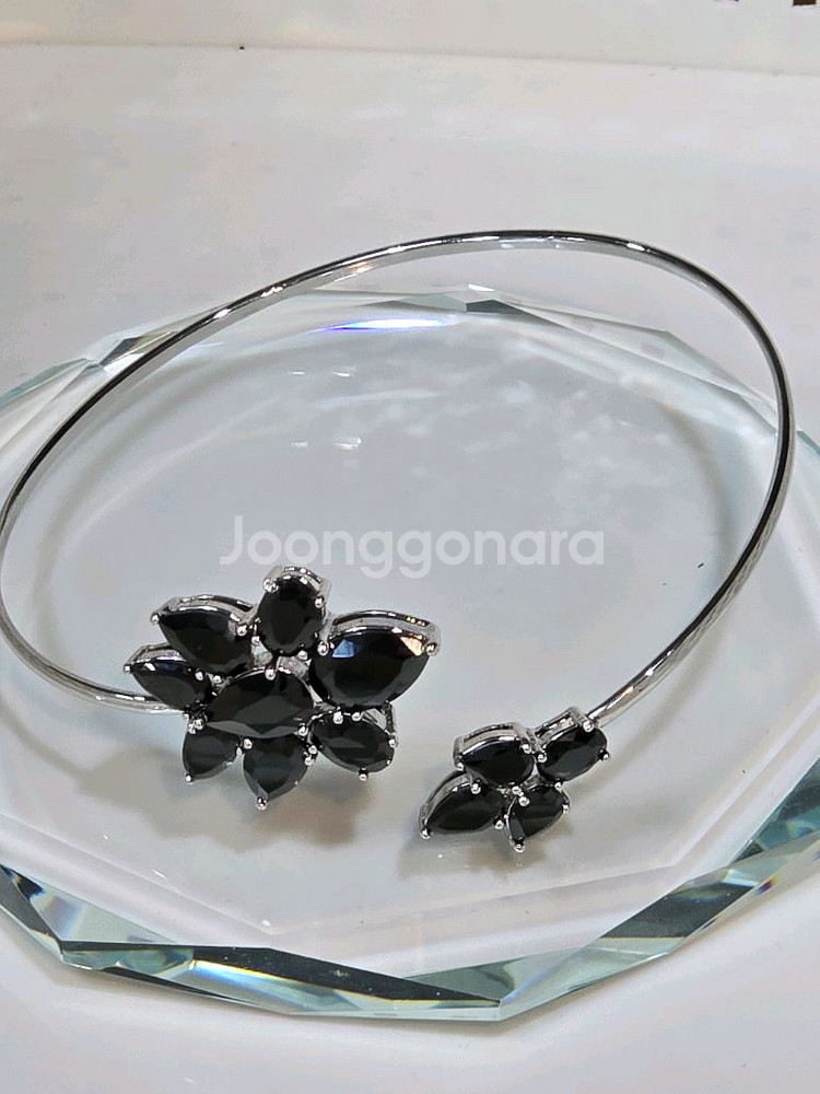 스와로브스키 크리스탈 셋팅 팔뚝찌--1