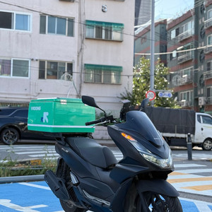 21년식 pcx125 5.3만km 배달셋팅 판매합니다