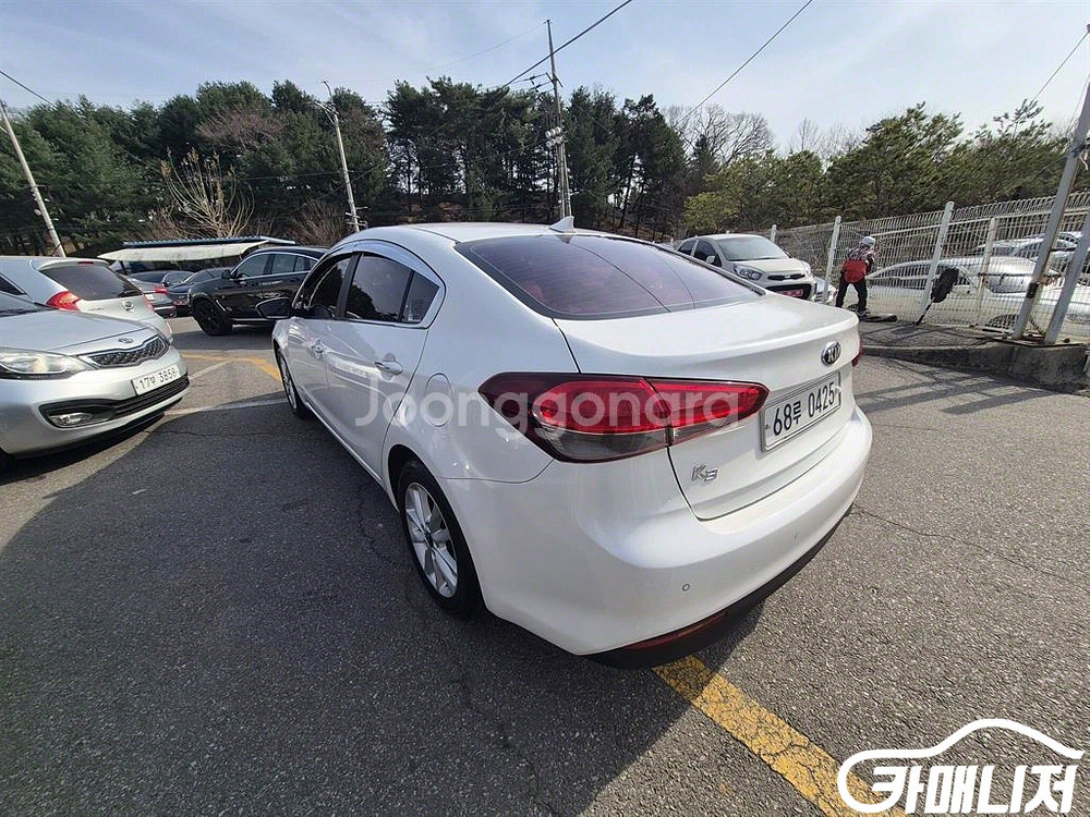 [기아]더뉴 K3 1.6 GDI 트렌디 기본형 (5인승--4