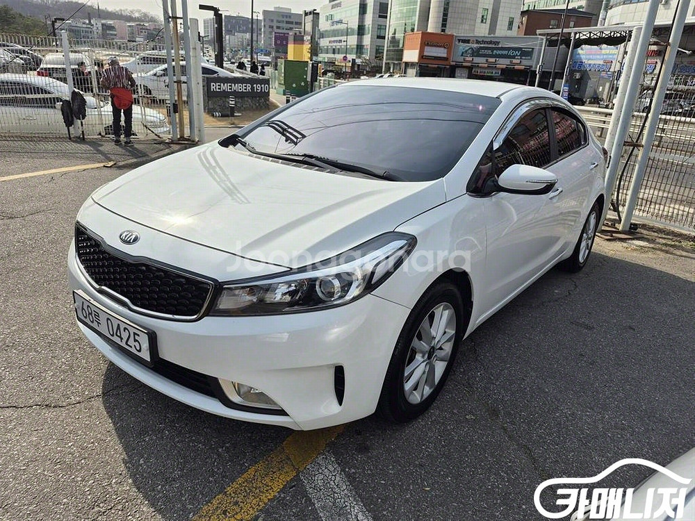 [기아]더뉴 K3 1.6 GDI 트렌디 기본형 (5인승--1