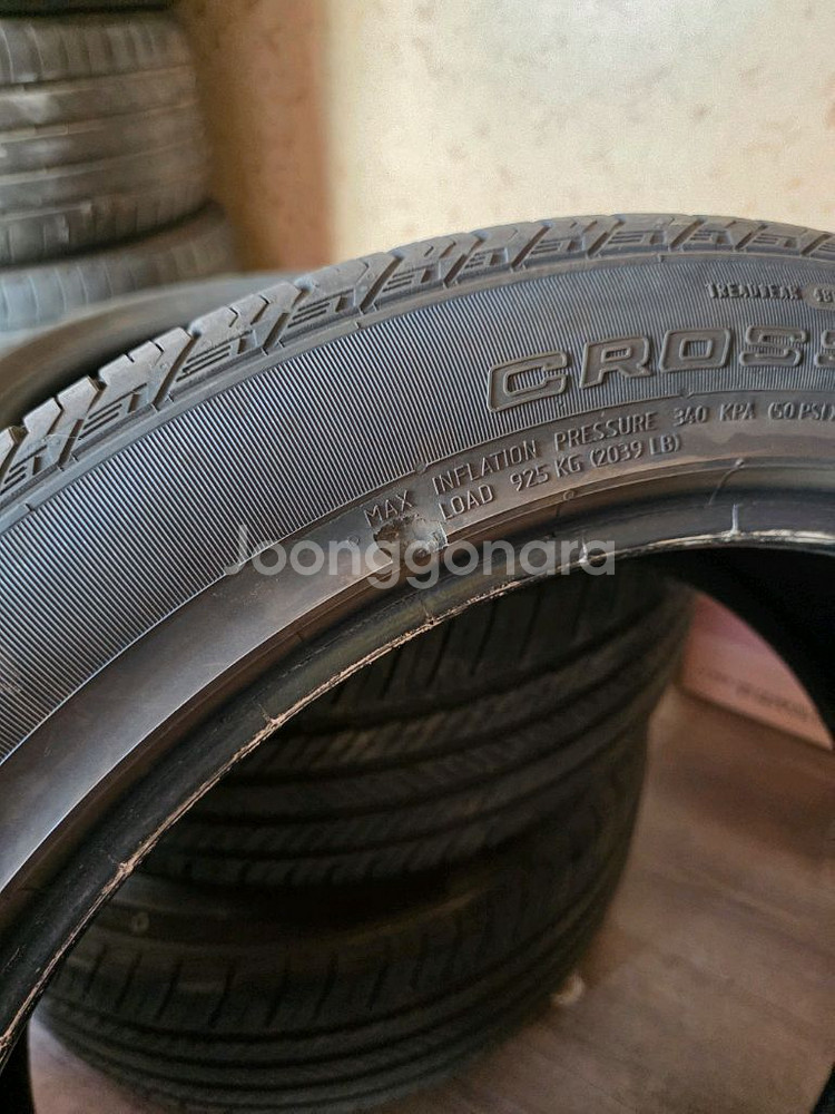 콘티넨탈 255/45R20 타이어 1개--2