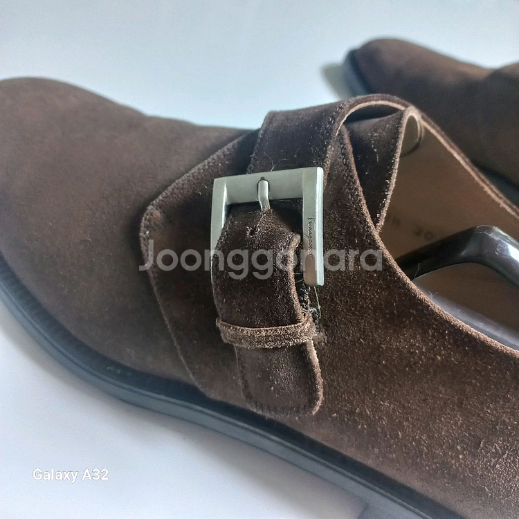 페라가모스웨이드 9.5 280--6