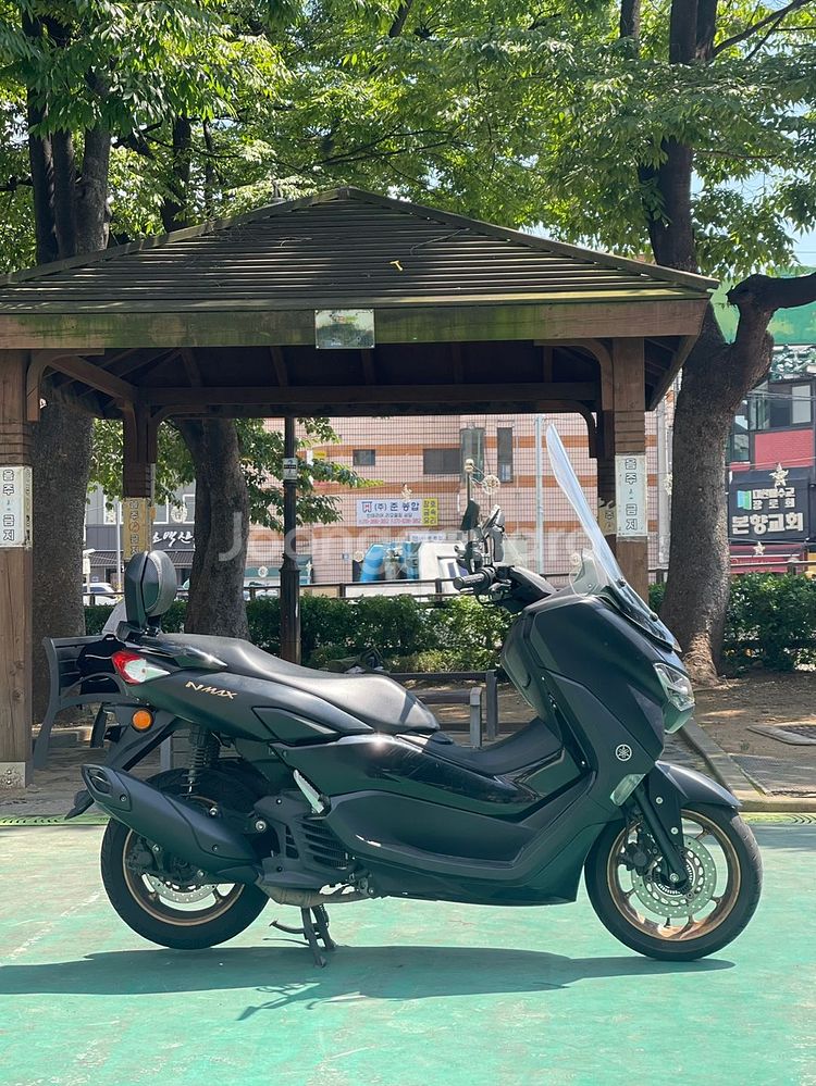 nmax125 22년식 1.7만Km 마실용 싸게팝니다--3