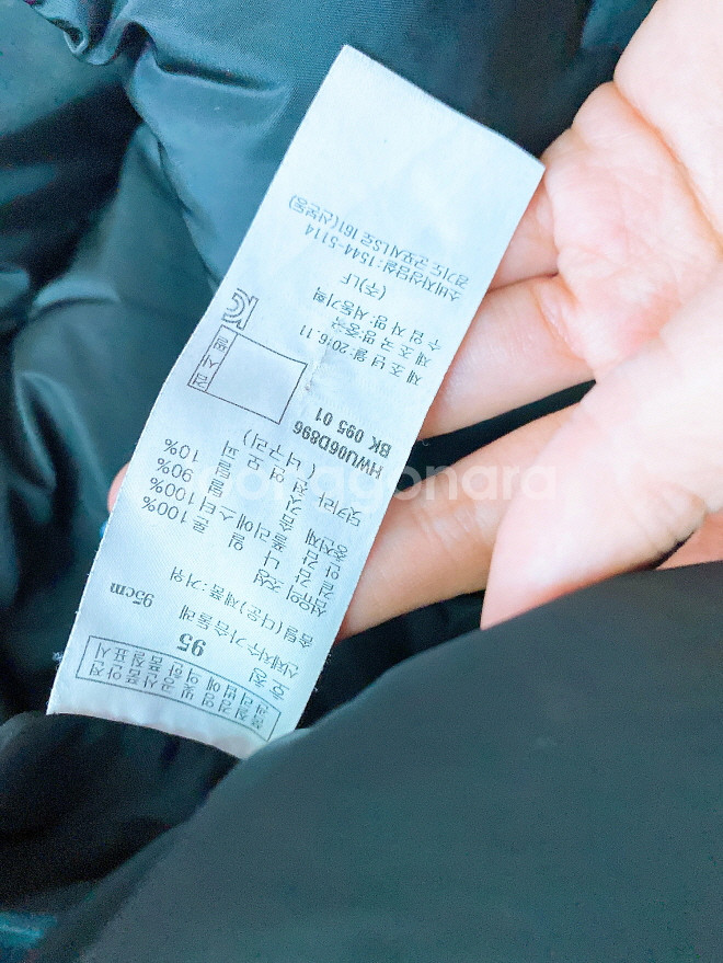 (여성95)헤지스거위털너구리털블랙후드하프패딩--6