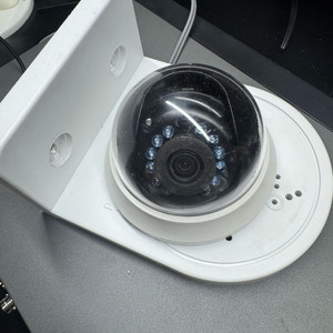 CCTV 카메라 4개 + 레코드 장비 (HIK VISI