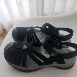 킨 여성 샌들. 250