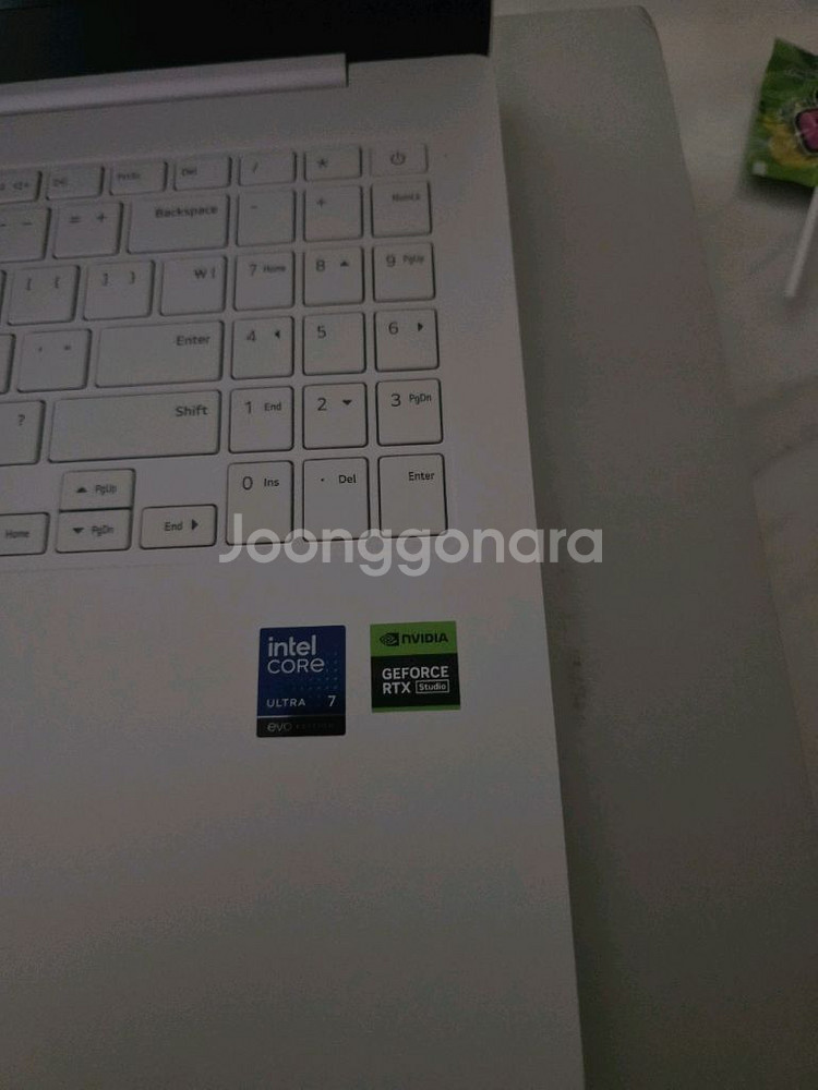 LG 그램프로2025 16인치 화이트 팝니다--3
