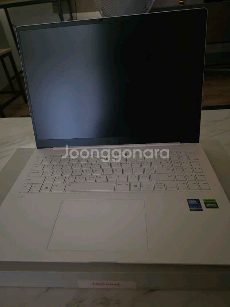 LG 그램프로2025 16인치 화이트 팝니다--2
