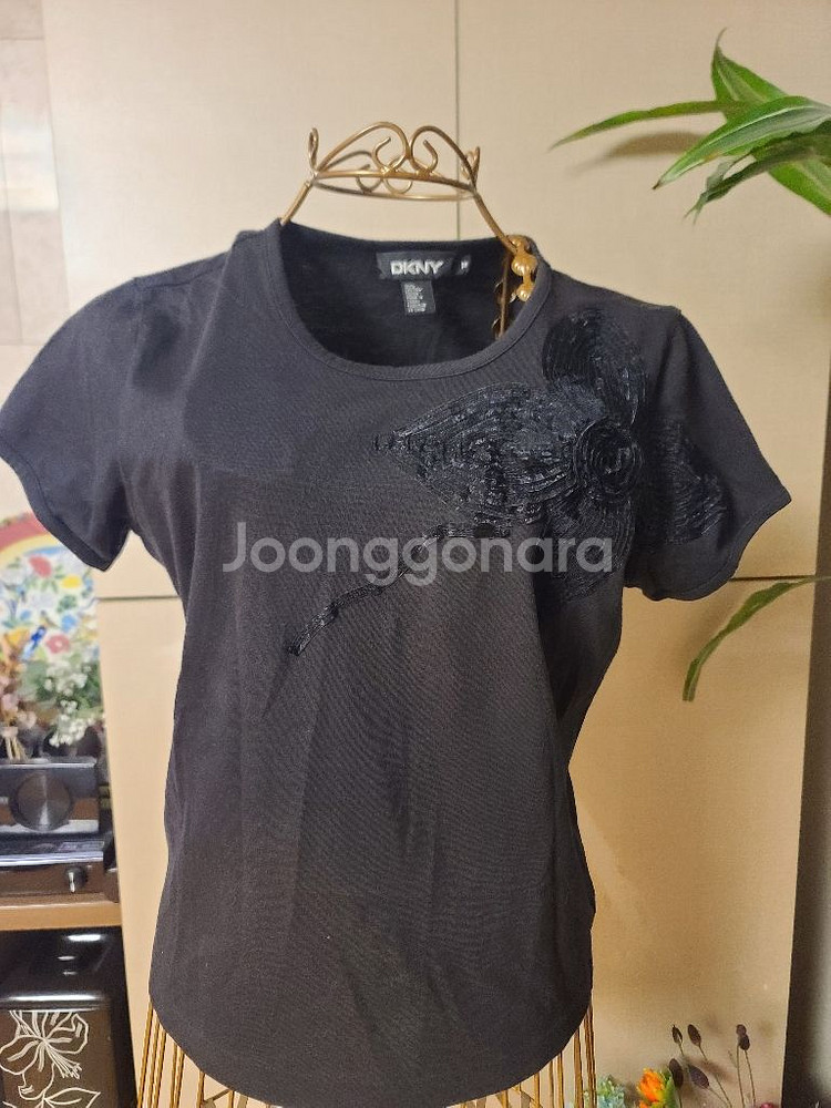 DKNY 디케이앤와이 반팔티 M size--0