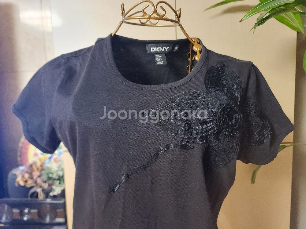 DKNY 디케이앤와이 반팔티 M size--1