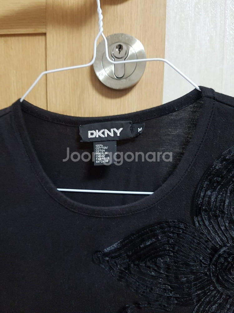 DKNY 디케이앤와이 반팔티 M size--3