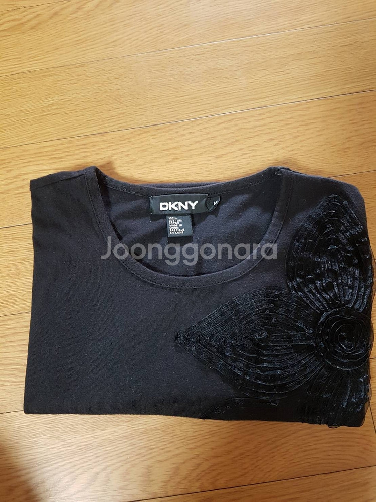 DKNY 디케이앤와이 반팔티 M size--4