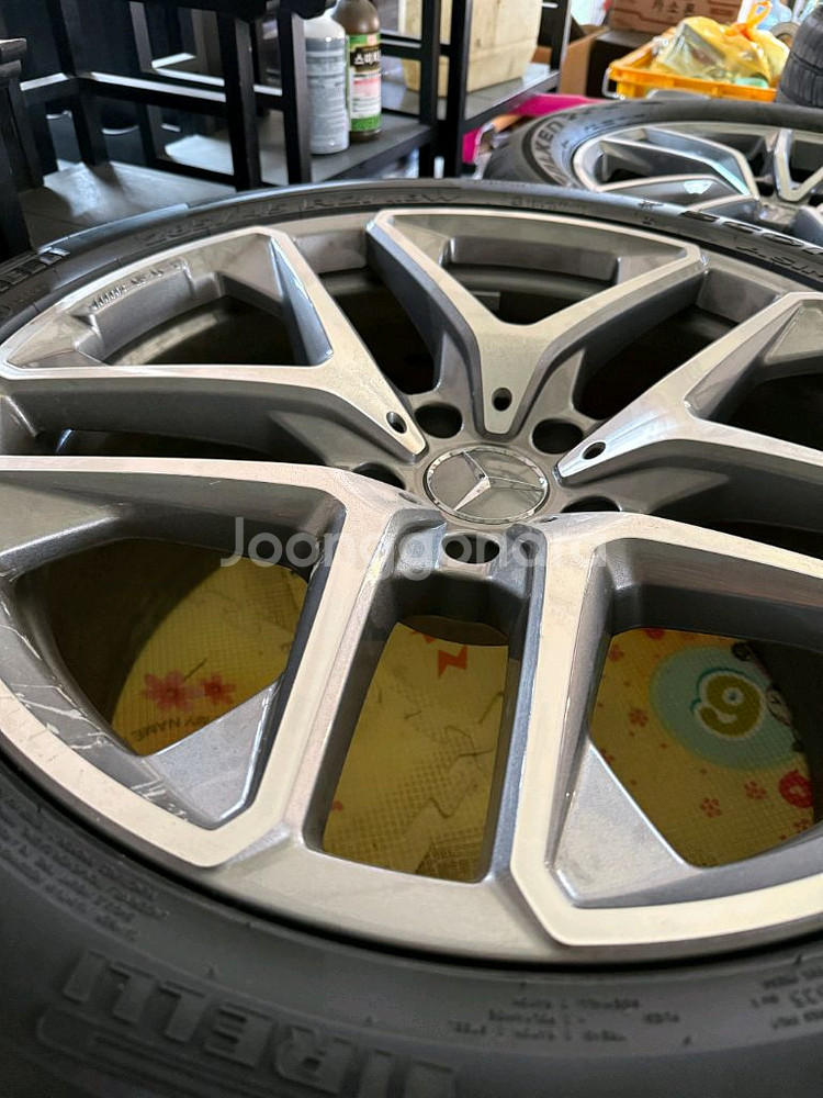 지바겐 25년 G63 순정 휠+타이어/500km 미만--5