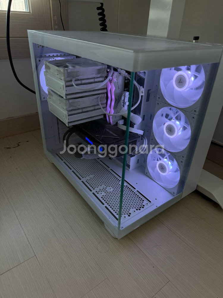 화이트 게이밍 PC( 9600X/RTX 5070)--0