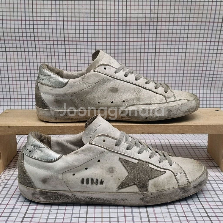 골든구스 실버탭 남성스니커즈42 255.--0