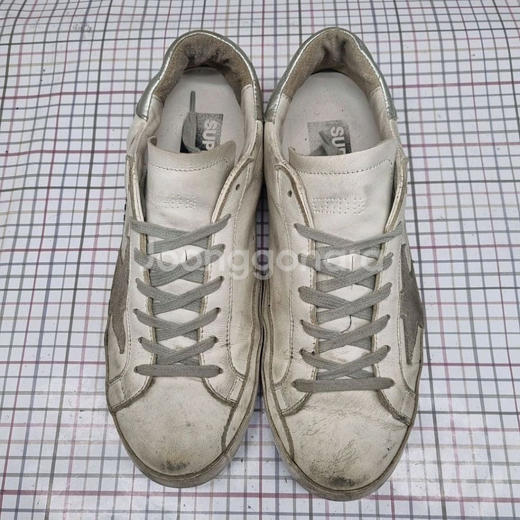 골든구스 실버탭 남성스니커즈42 255.--1