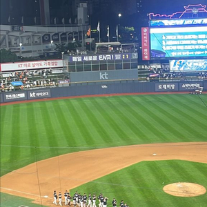 24일 한화 두산 3루 블루 4연석 구매 희망합니다