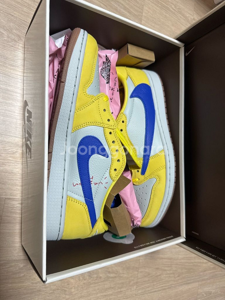 (W) Jordan 1 x Travis Scott--2