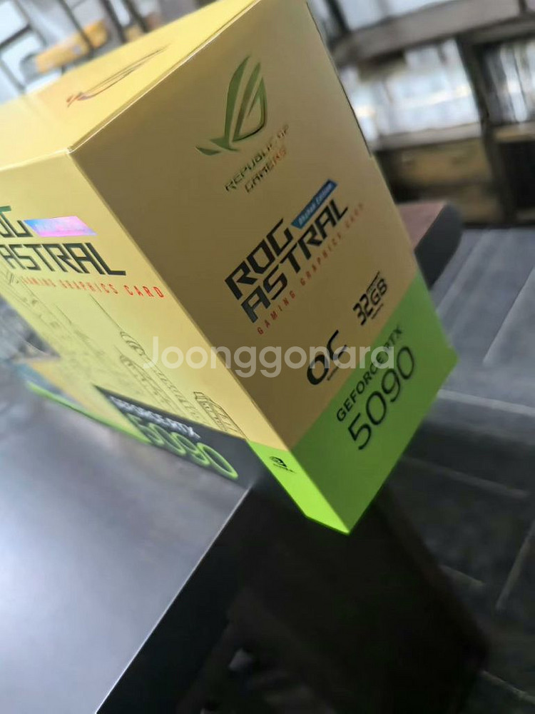 ROG 아스트랄 RTX 5090 골드 에디션 32GB--2