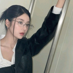 블루라이트 차단 권은비 안경 젠틀몬스터 아토믹 선글라스