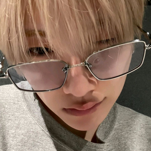 쇼타로 틴트 선글라스 태연 젠틀몬스터 아토믹 02