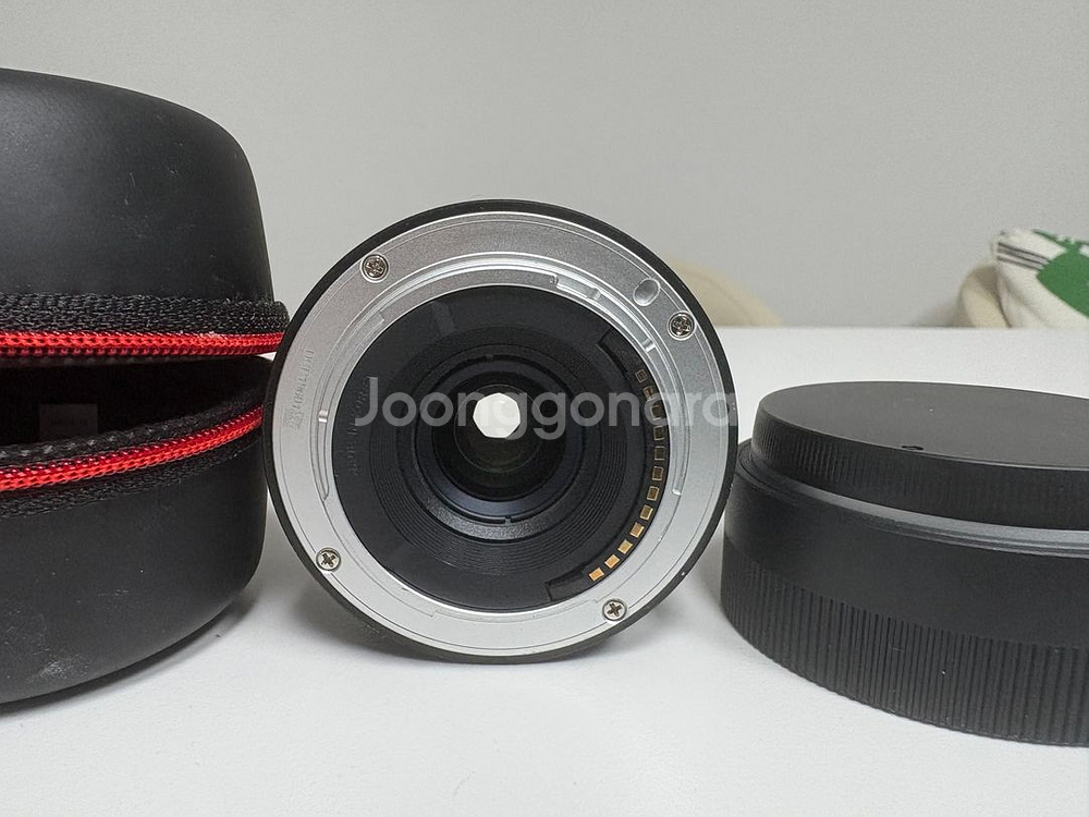 삼양 소니마운트 35미리 f2.8 펜케잌 렌즈 팝니다--2