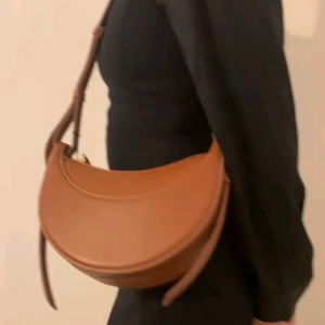 폴렌느 누메로 호보백 카멜