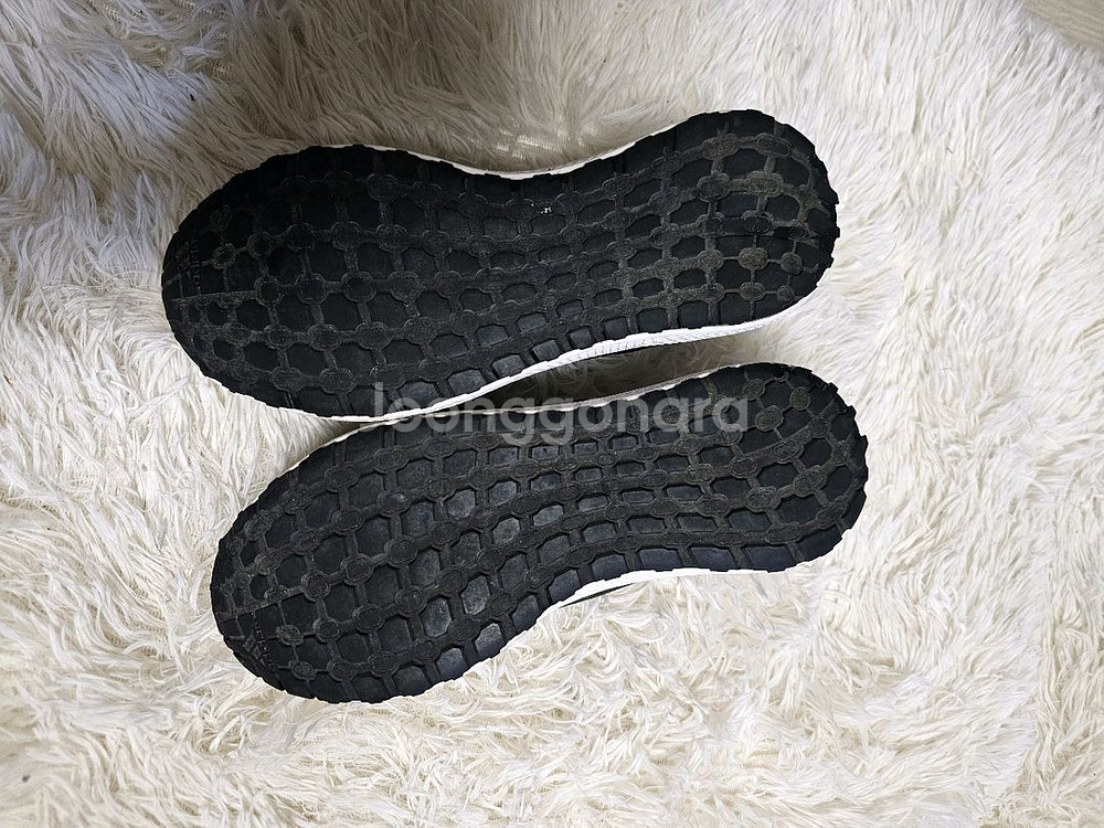 240) 아디다스 AO2302 블랙 운동화--2