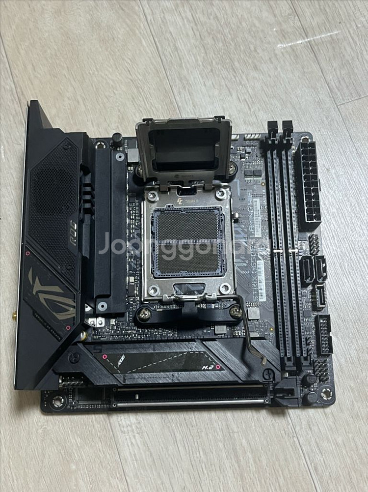 asus rog strix b650e-i wifi--1
