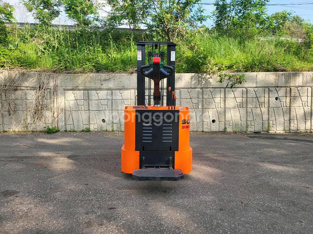 중고지게차 수성 SWC-1000L 보행식 전동포크리프트--6