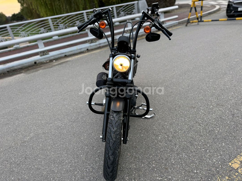 할리데이비슨 883 09년식 짧은키로수 판매합니다--4